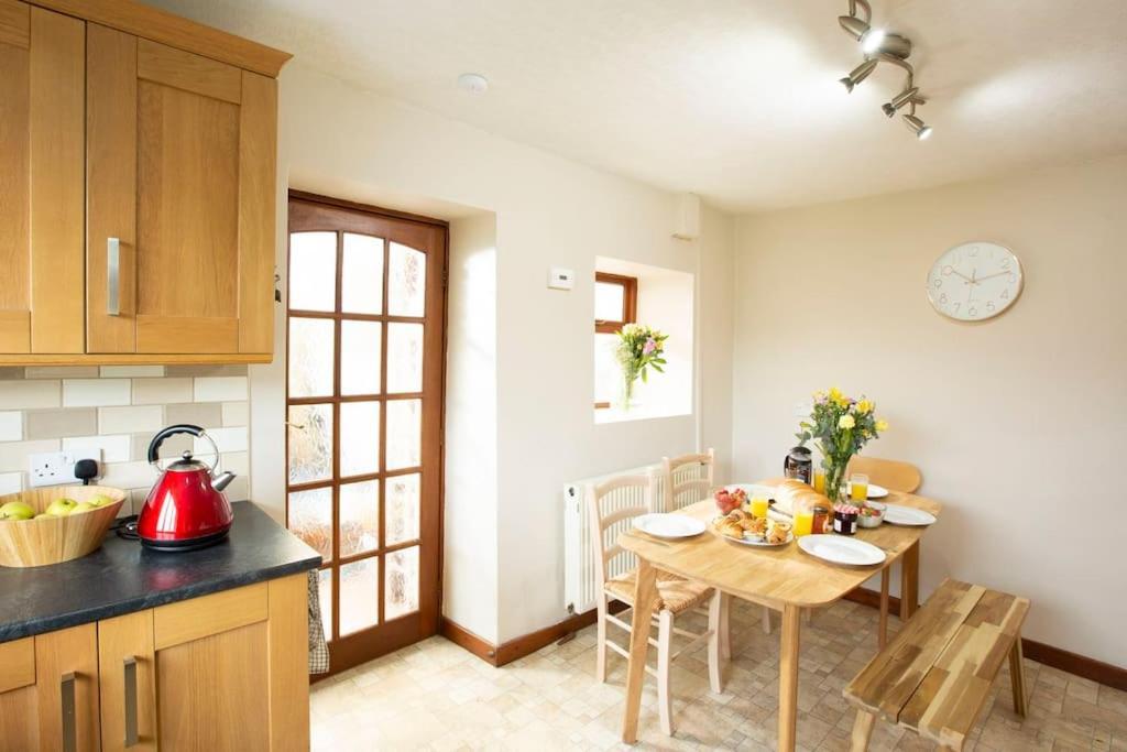 Hillside Cottage, Countryside Views Near Llangollen คอร์เวน ภายนอก รูปภาพ